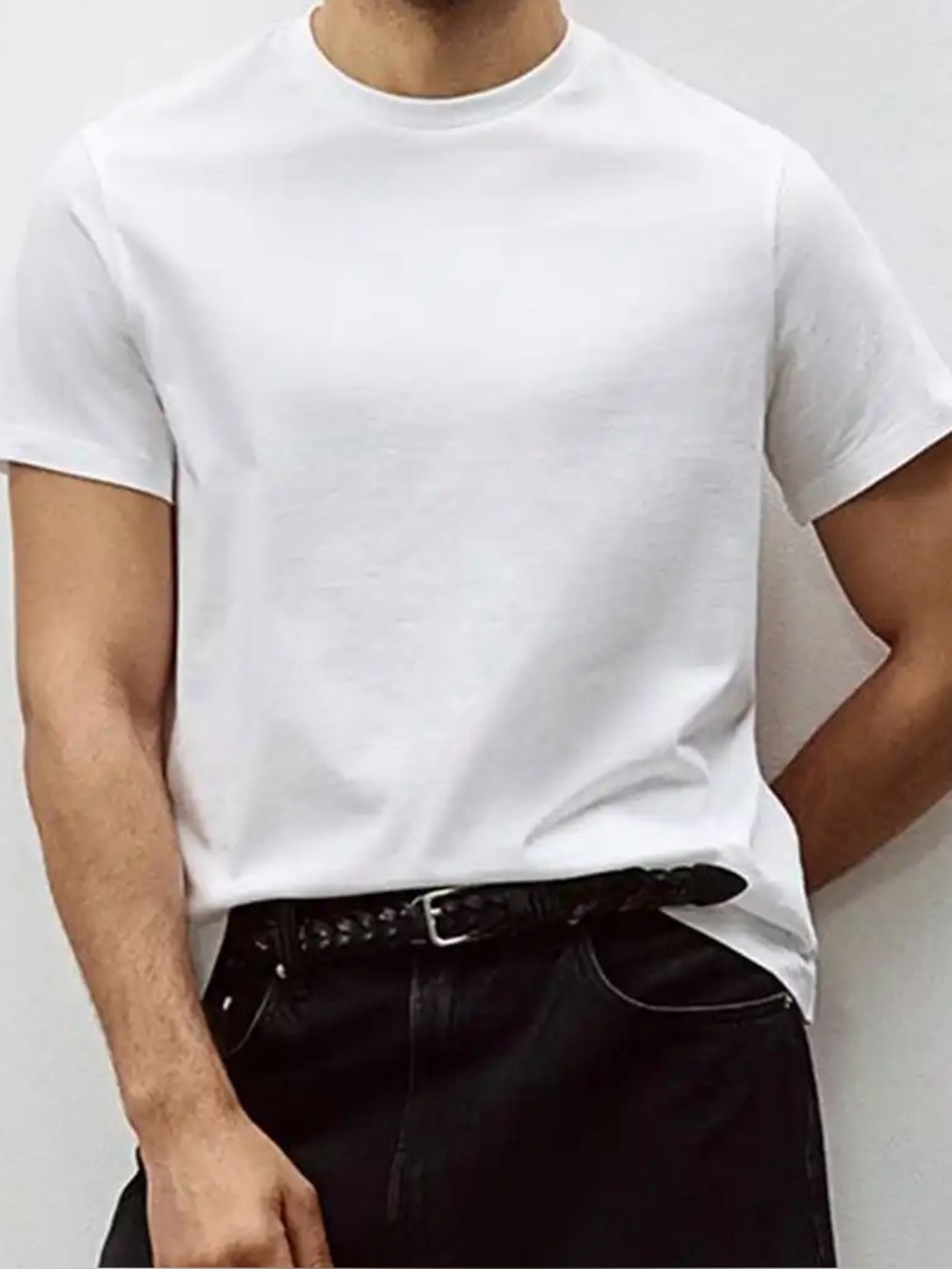 Hollister Men's White Short Sleeve Crew Tee